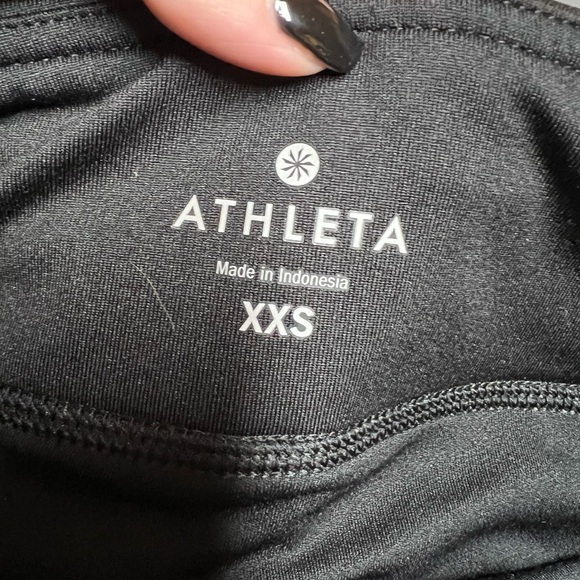 Athleta running exercise shorts w/ pockets - Picture 4 of 4